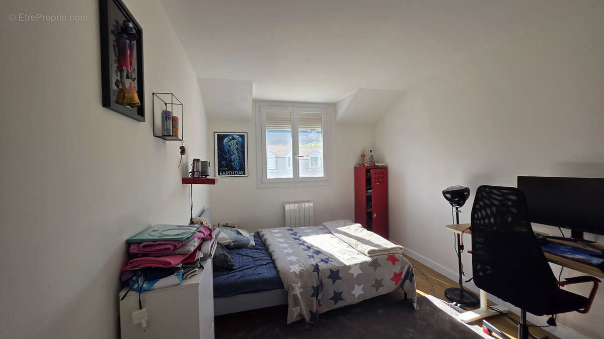 Très beau duplex de type 5 avec jardin, garage, et parking privatif. - photo 10