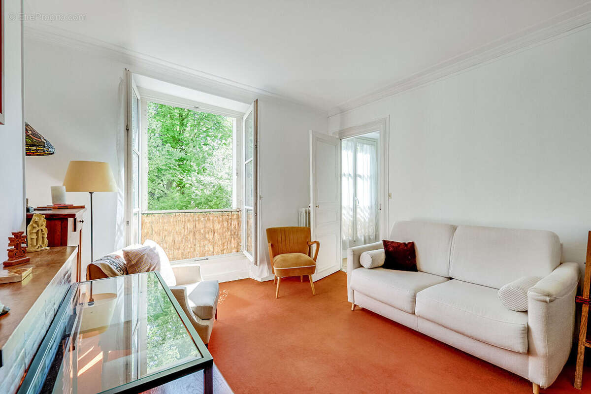 Appartement à PARIS-14E