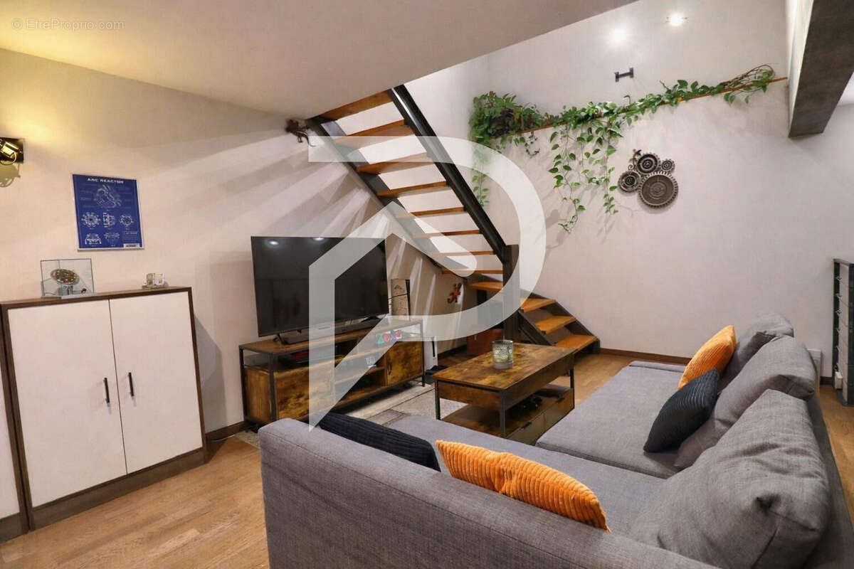 Maison à VINON-SUR-VERDON