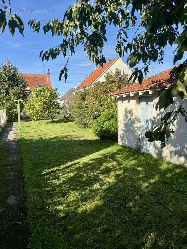 Maison à AMILLY