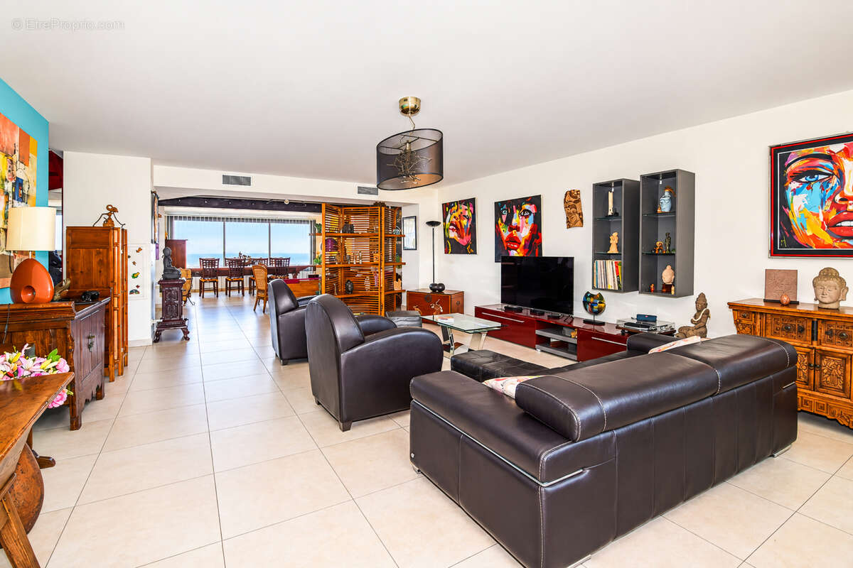 Duplex 150m2 - dernier étage - vue mer et collines - Madrague Montredon - 13008 Marseille n°15