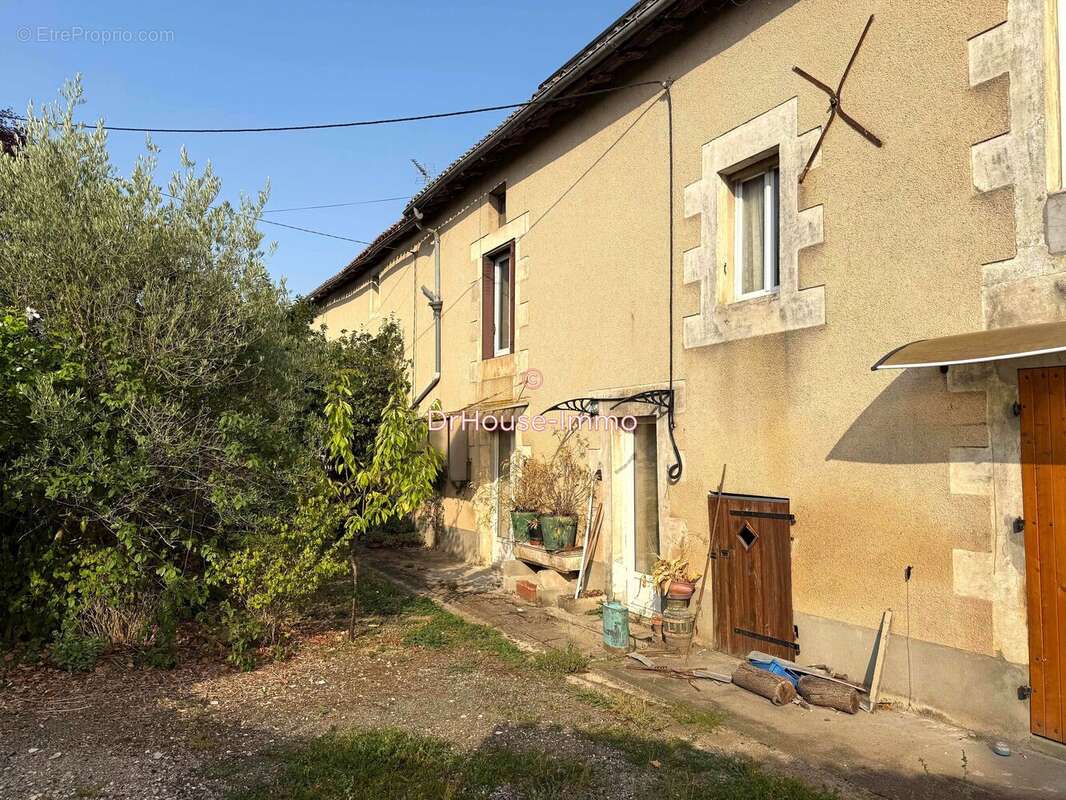 Maison à NEUVILLE-DE-POITOU