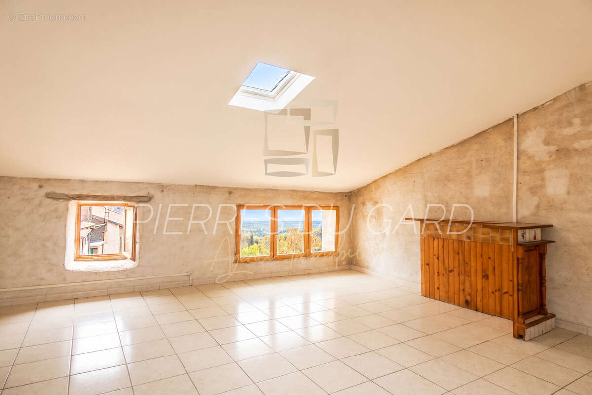 Maison 134 m² à Saint-Chaptes  - photo 2