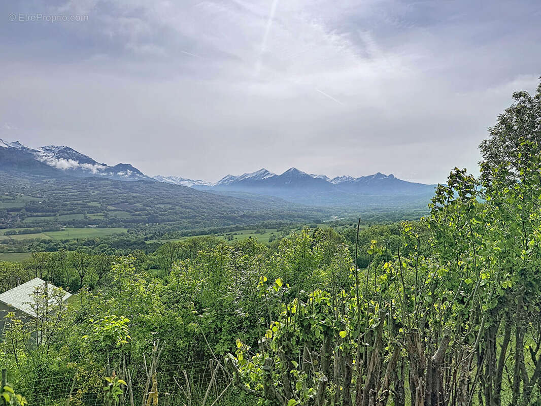Terrain à LA FARE-EN-CHAMPSAUR