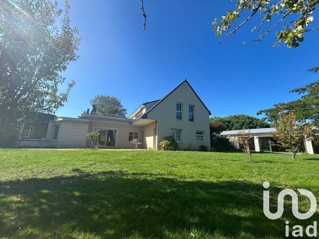 Photo 1 - Maison à LA CHAPELLE-SAINT-LAUD