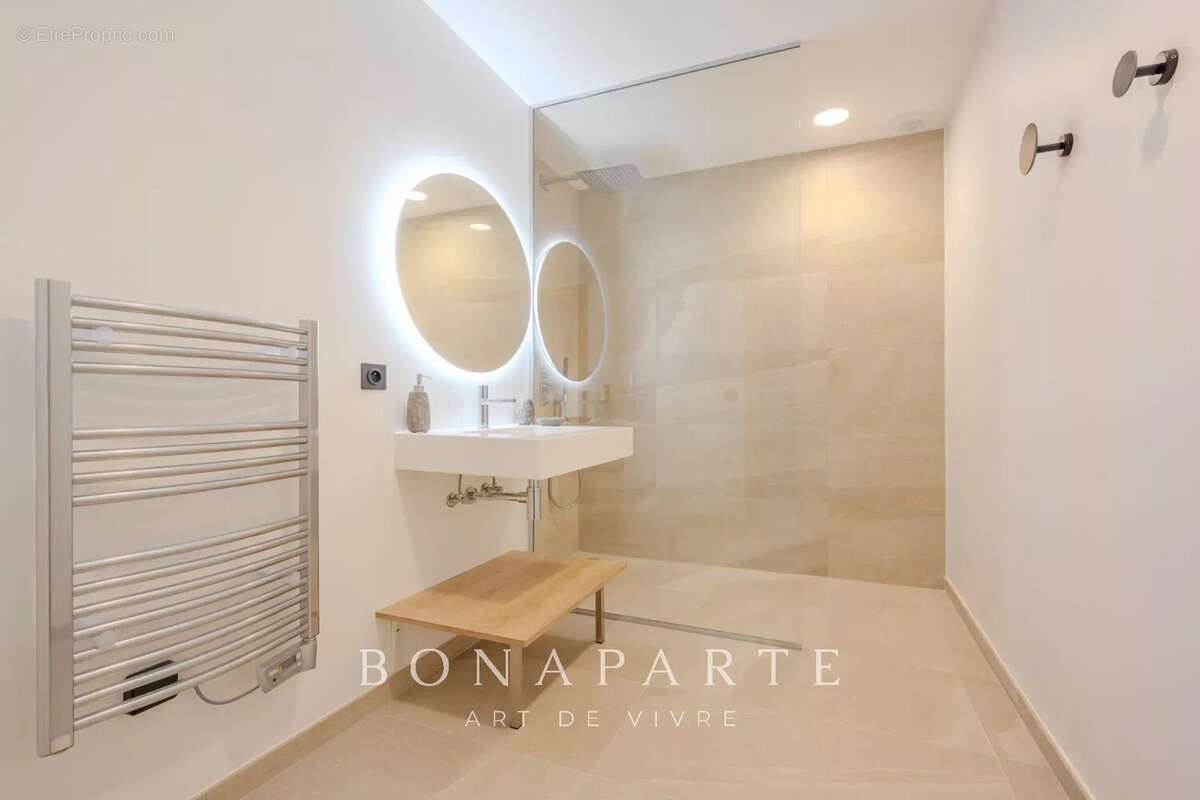 GASSIN - SAINT-TROPEZ Exclusivité : Magnifique villa-appartement en duplex avec très belle vue merUSIVITE : Magnifique "villa ap - photo 23