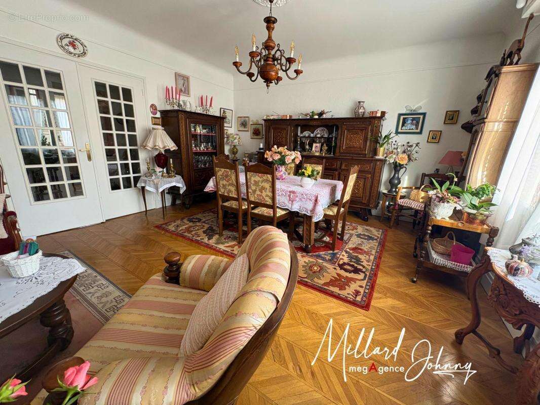 Appartement à MONTCEAU-LES-MINES