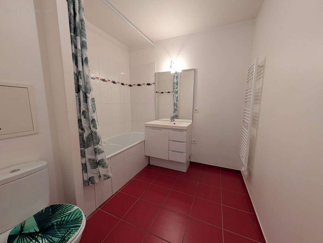 Appartement à LES CLAYES-SOUS-BOIS