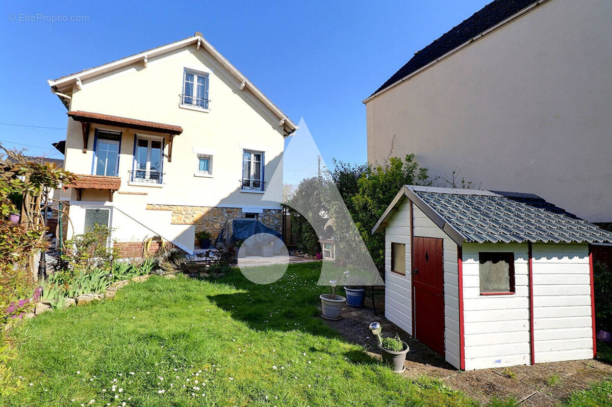 Maison à MERY-SUR-OISE