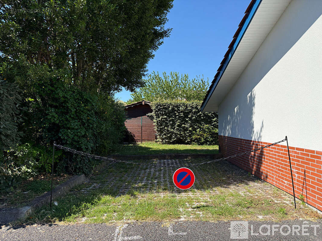Parking à LA TESTE-DE-BUCH
