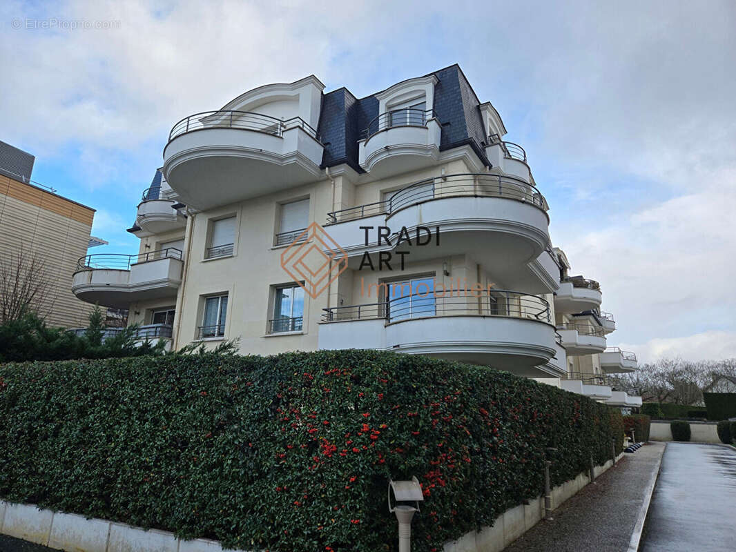 Appartement à SAINTE-GENEVIEVE-DES-BOIS