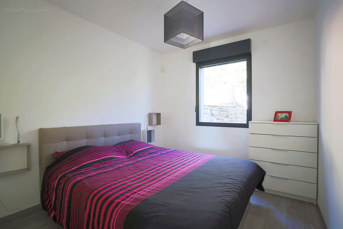 Maison à MEOUNES-LES-MONTRIEUX