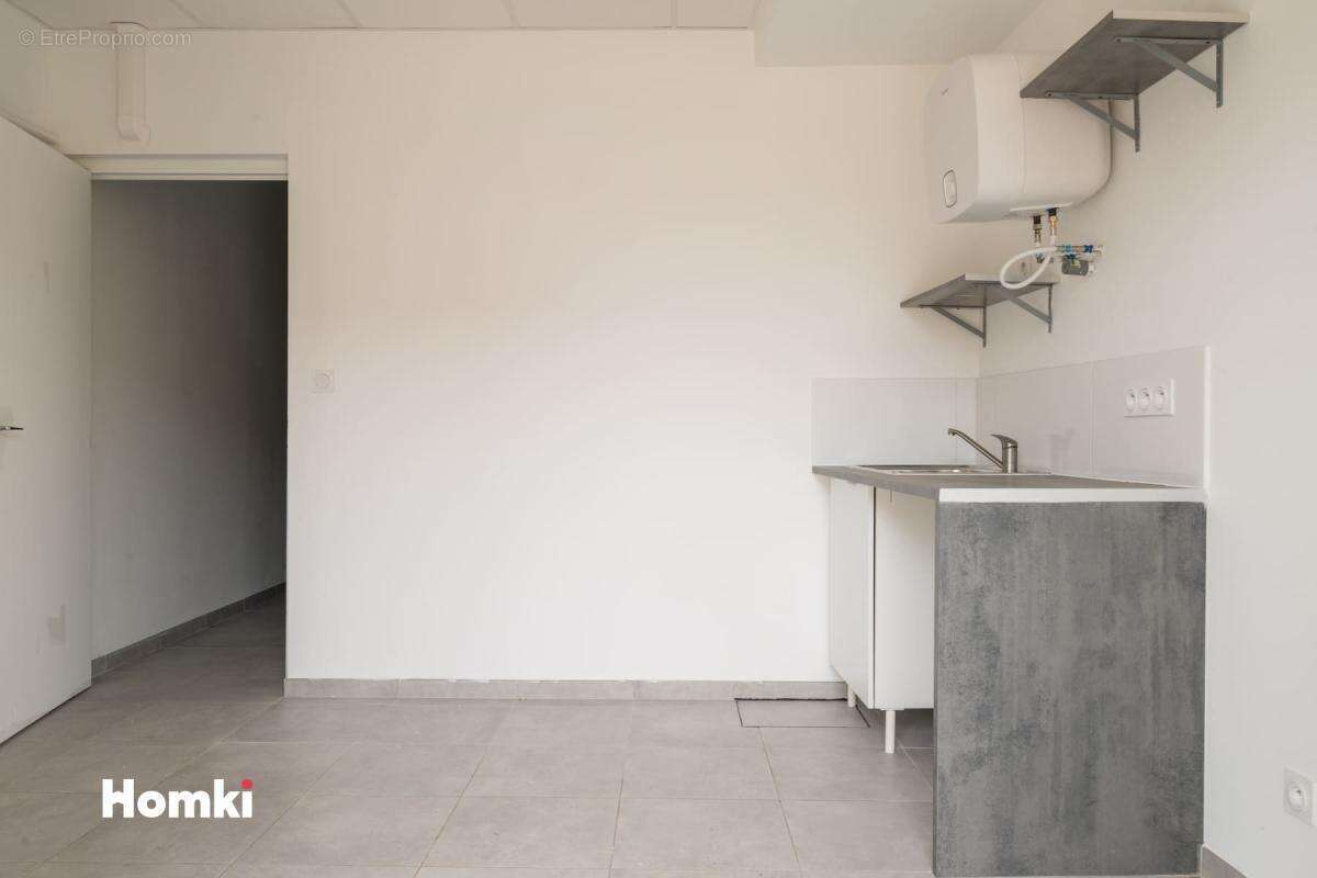 Local commercial T1 de 46 m² à Avignon 84000, Boulevard Sixte Isnard - photo 7