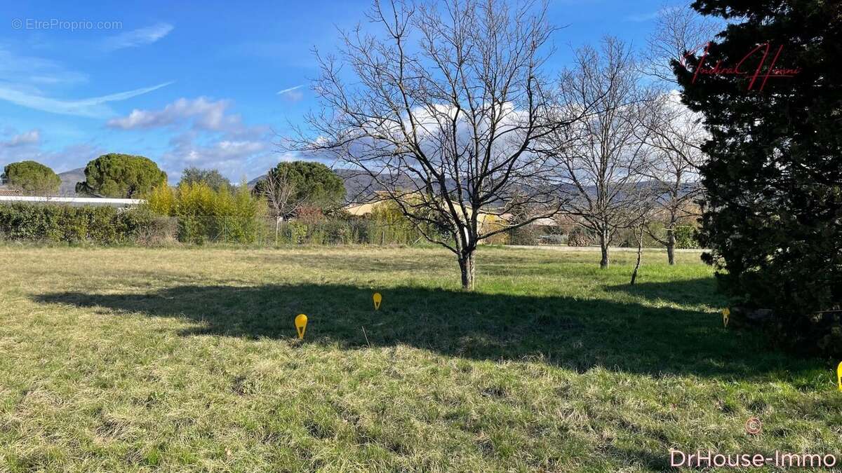 Terrain à ALBA-LA-ROMAINE