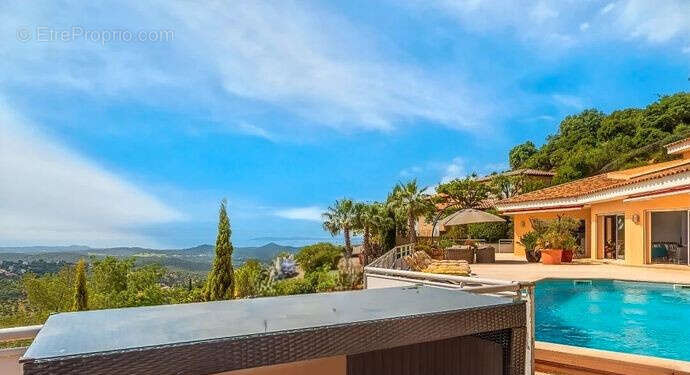 Maison à LA LONDE-LES-MAURES
