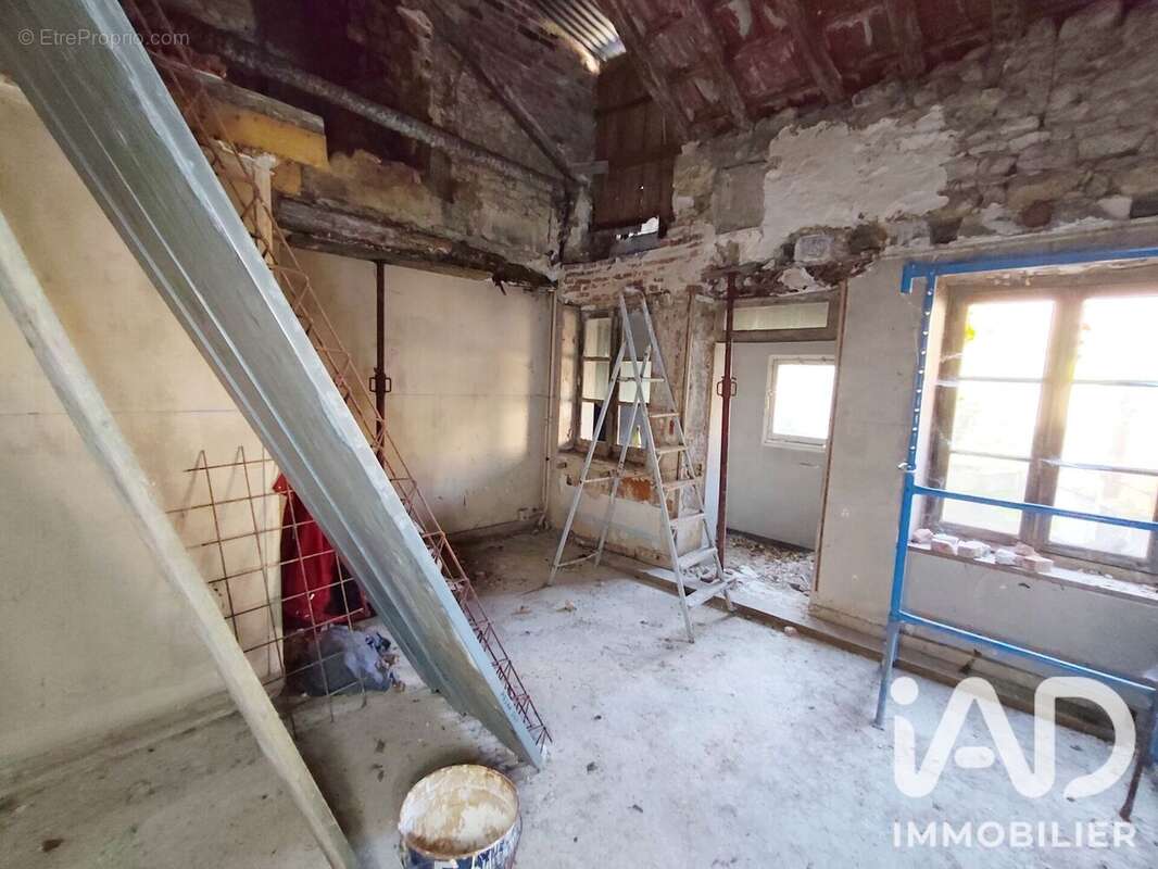 Appartement 210 m² à Egreville  - photo 6