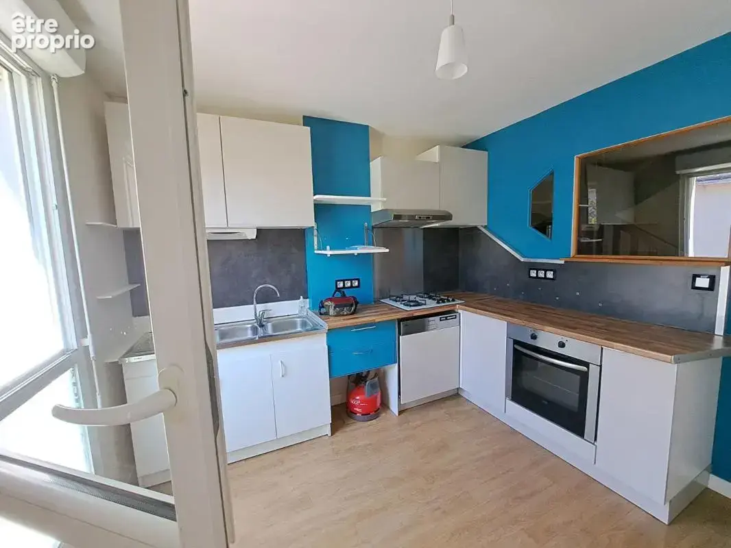 SURZUR Appartement T3 en DUPLEX de 67,70 m2, lumineux. À pied du bourg - photo 6