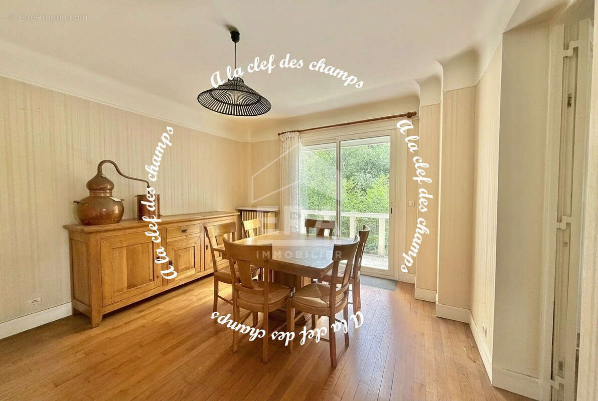 Maison à SAINT-REMY-LES-CHEVREUSE