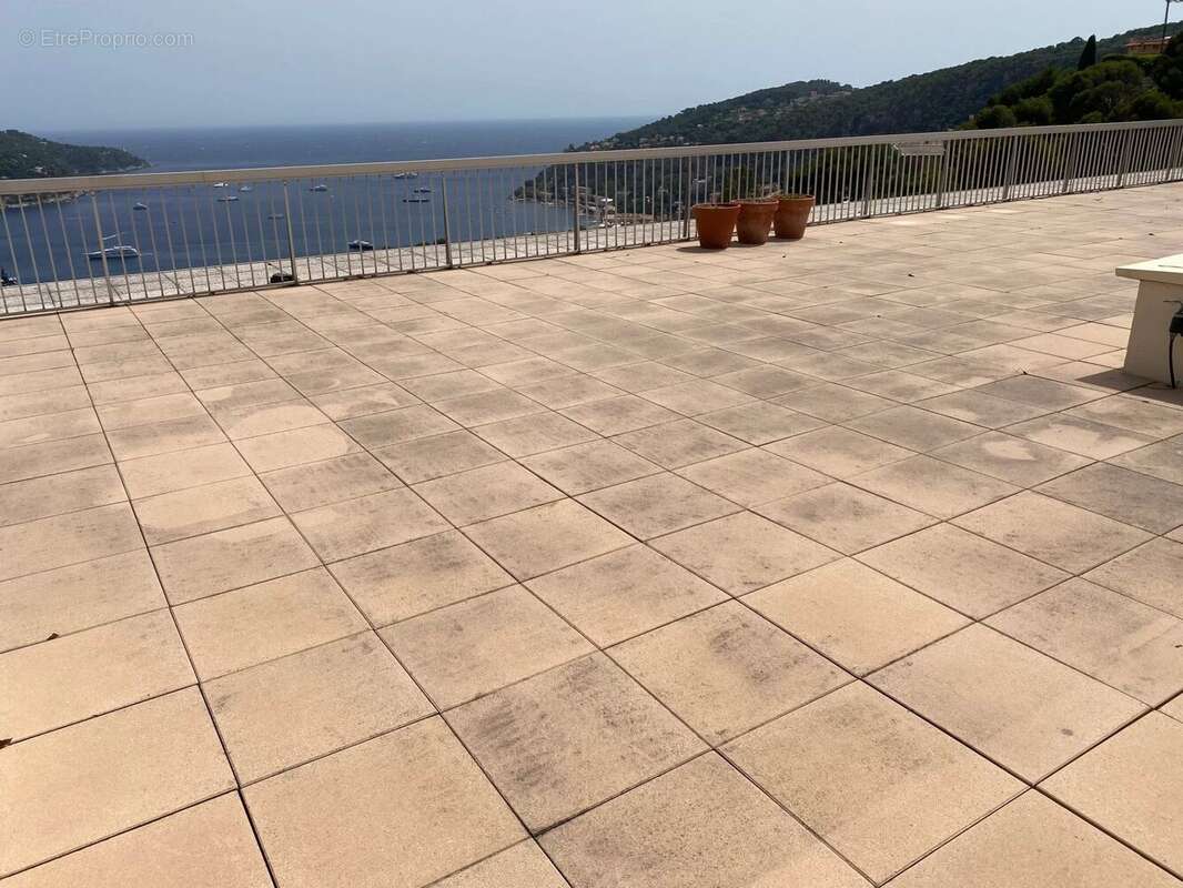 Appartement à VILLEFRANCHE-SUR-MER