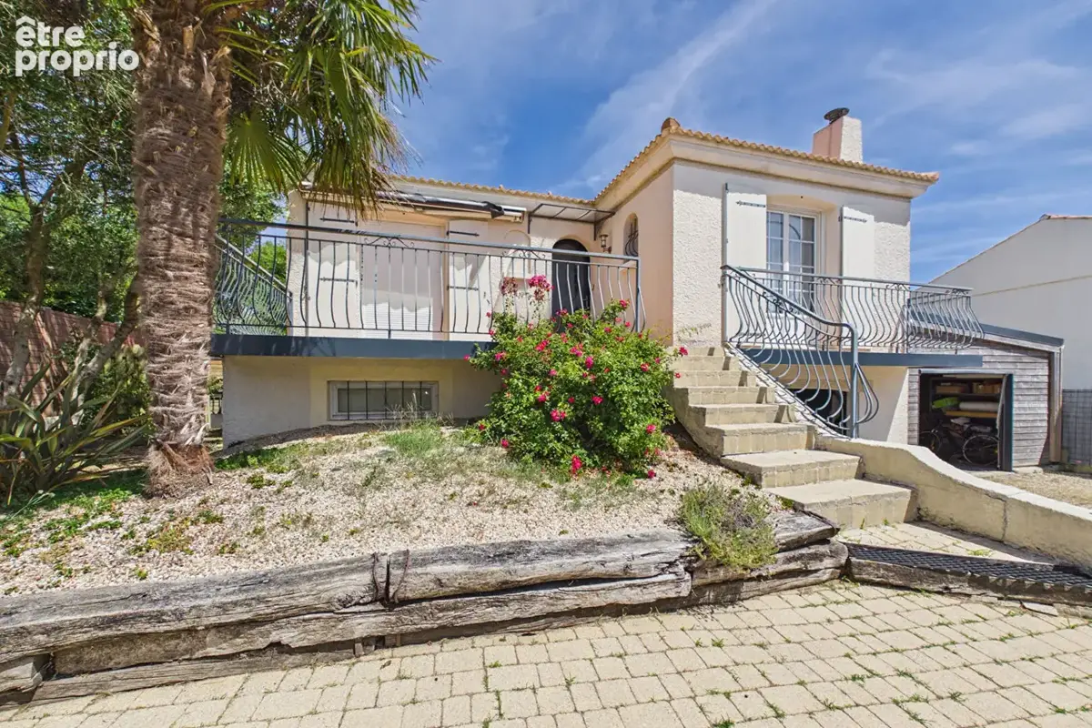 Maison 2 ch + studio - Joli jardin - 2 garages - photo 2