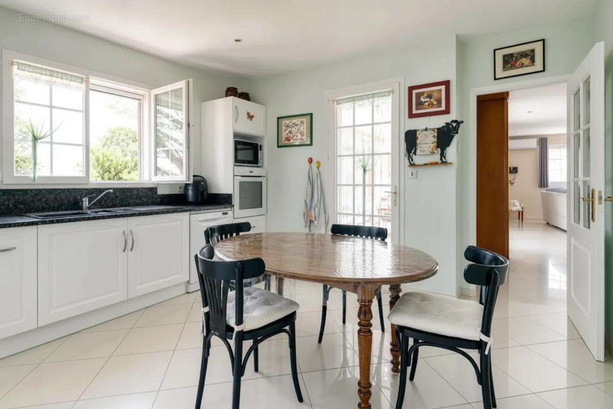 Maison de 5 pièces de 144 m² à Ségreville - photo 10