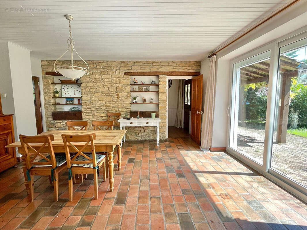 Maison à DOMARIN