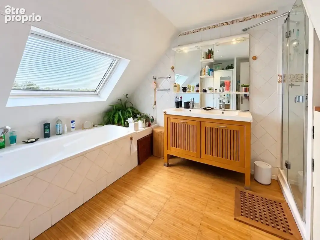 Tres bel appartement atypique - 70.15m2 / 100m2 au sol - jardin de 250m2 - le charme de l’ancien. - photo 10