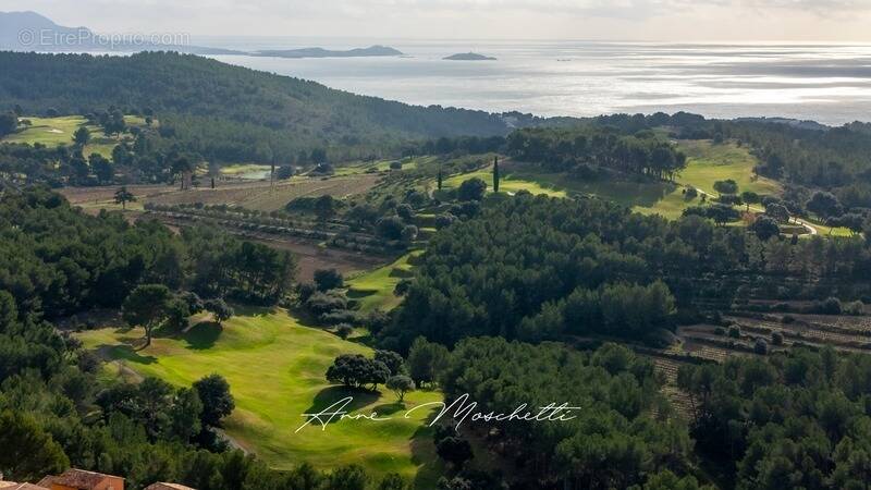 Maison à SAINT-CYR-SUR-MER