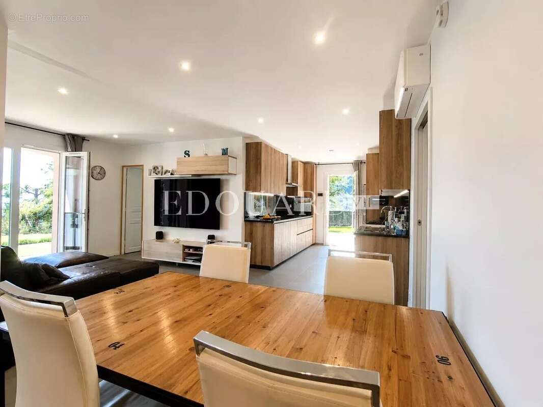 Appartement à ROQUEBRUNE-CAP-MARTIN