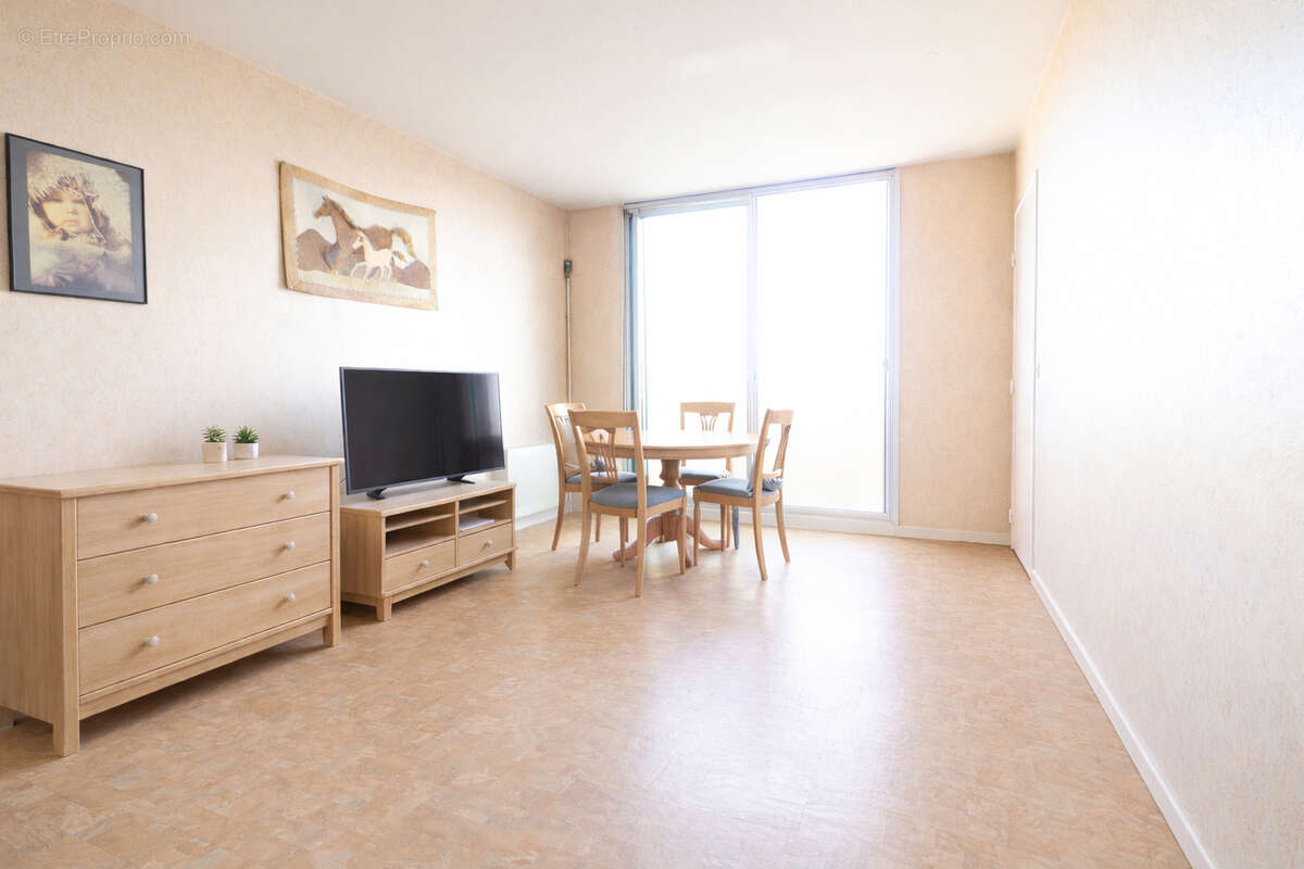 Appartement à STAINS