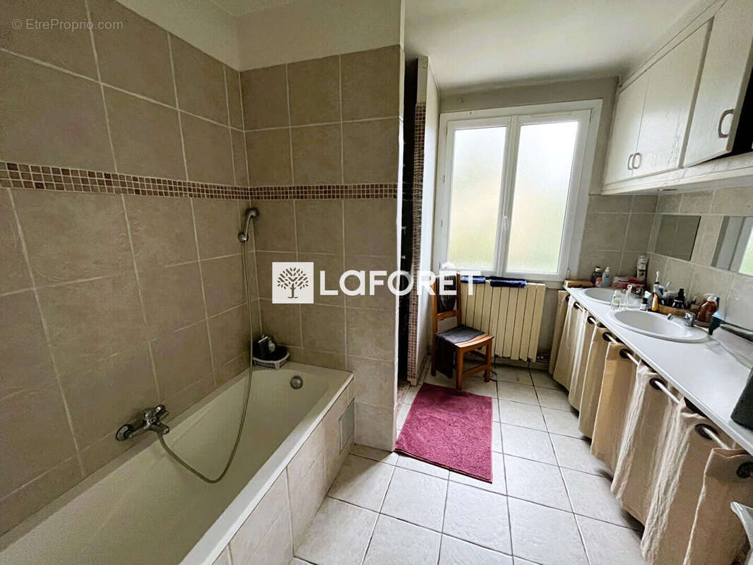 Maison à SAINT-MAXIMIN-LA-SAINTE-BAUME