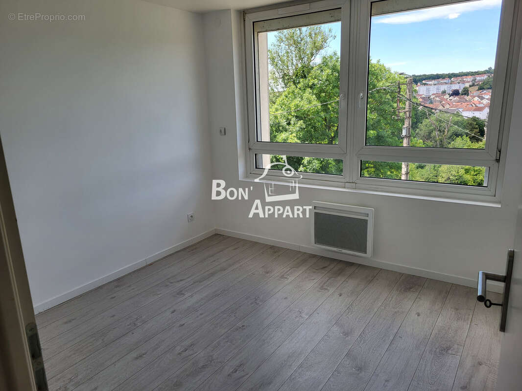 Appartement rénové secteur HOMECOURT - photo 9