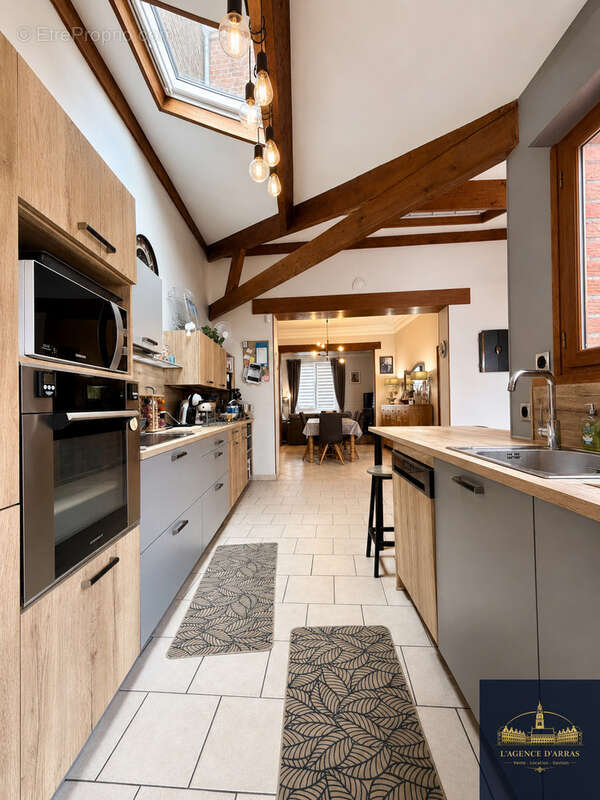 NOUVEAUTÉ- Maison familiale arrière gare- Volumes, Luminosité et beau Jardin - photo 4