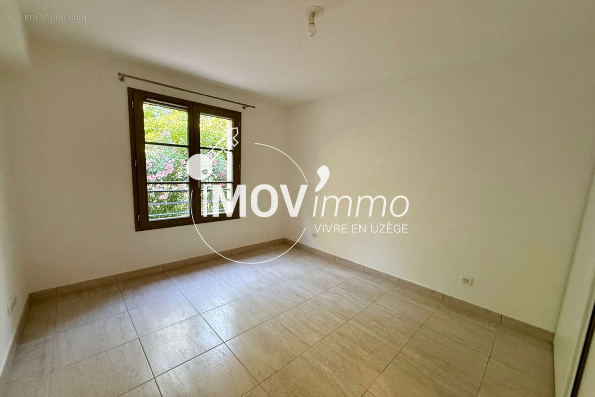 Appartement 80 m² à Uzes  - photo 2