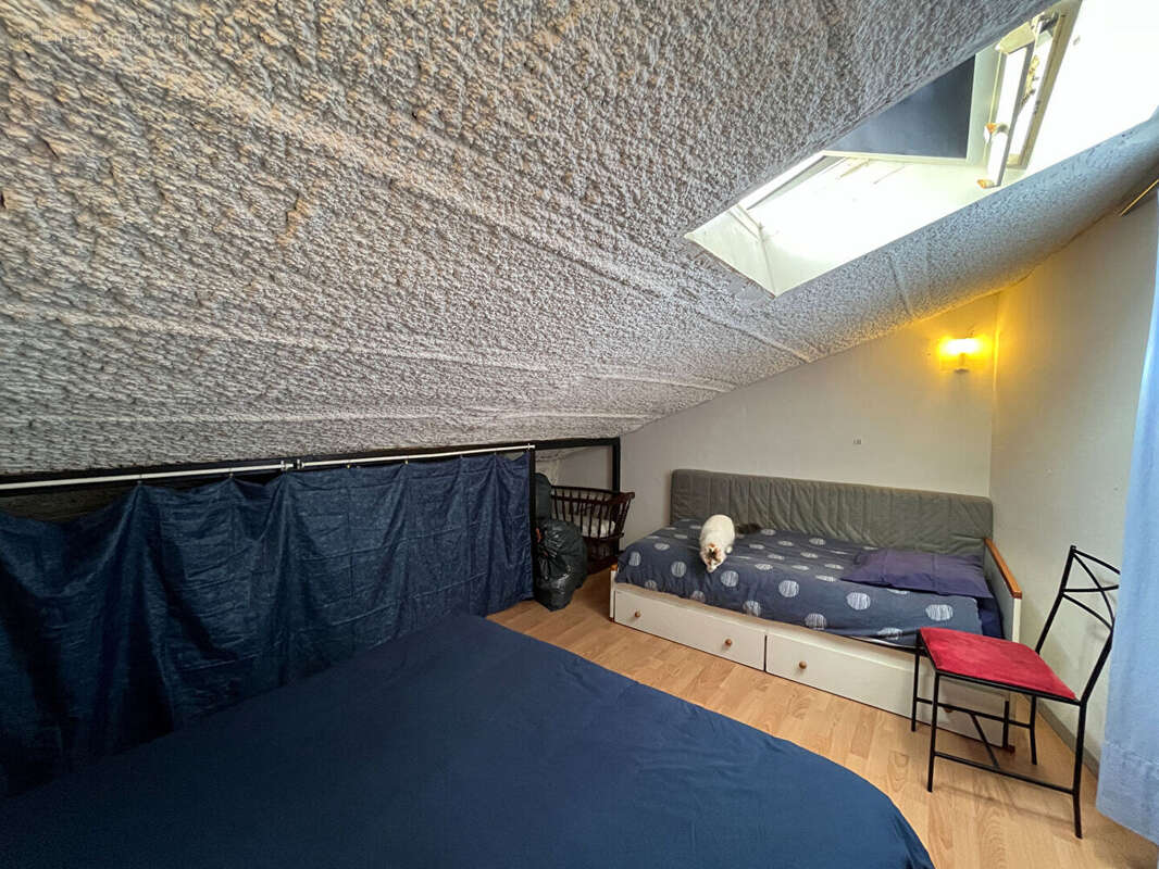 Appartement à CHATEAUNEUF-DE-GADAGNE