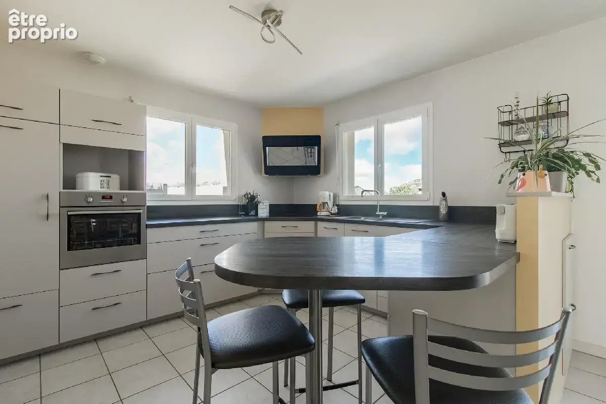 Posez vos valises, Maison impeccable de plain-pied de 85 m², 3 chambres sur parcelle boisée de 667 m² - photo 4
