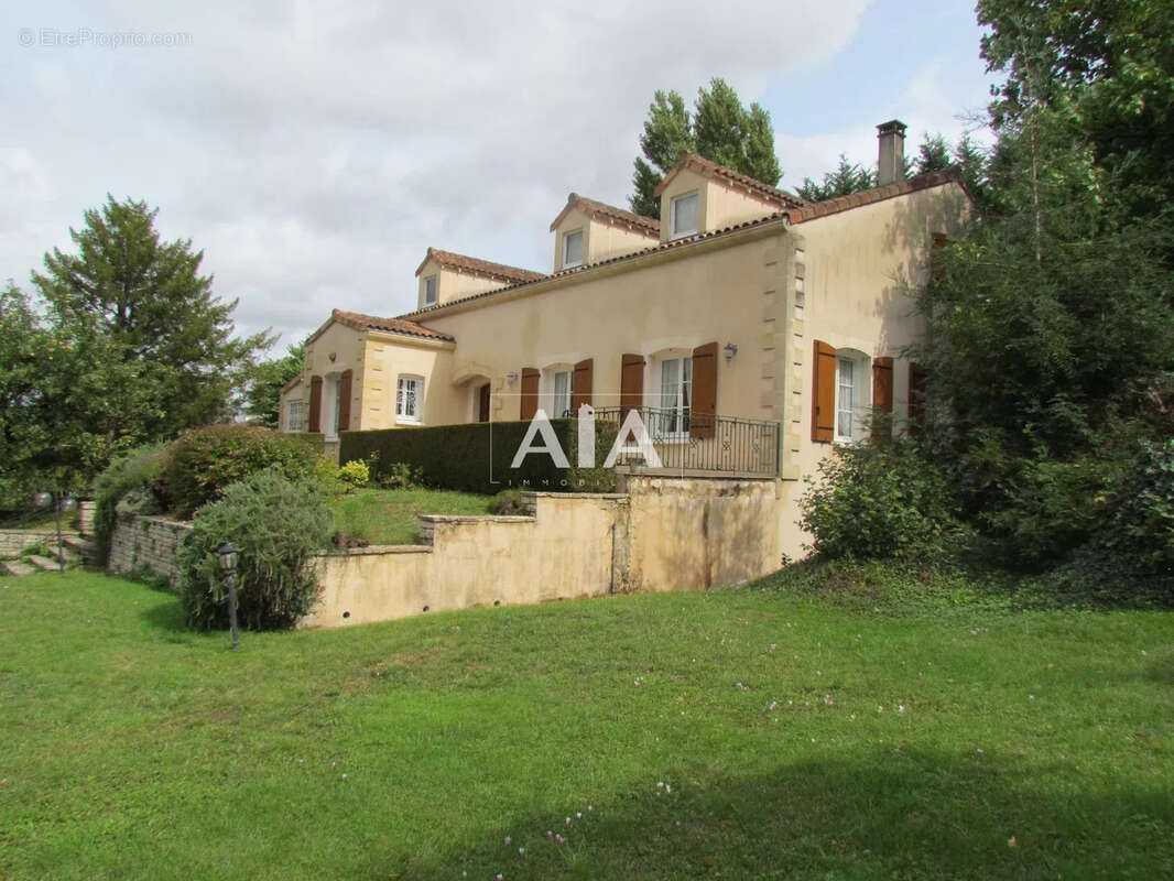 Maison à RUFFEC