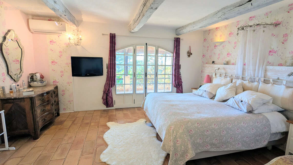 Maison à TOURRETTES-SUR-LOUP