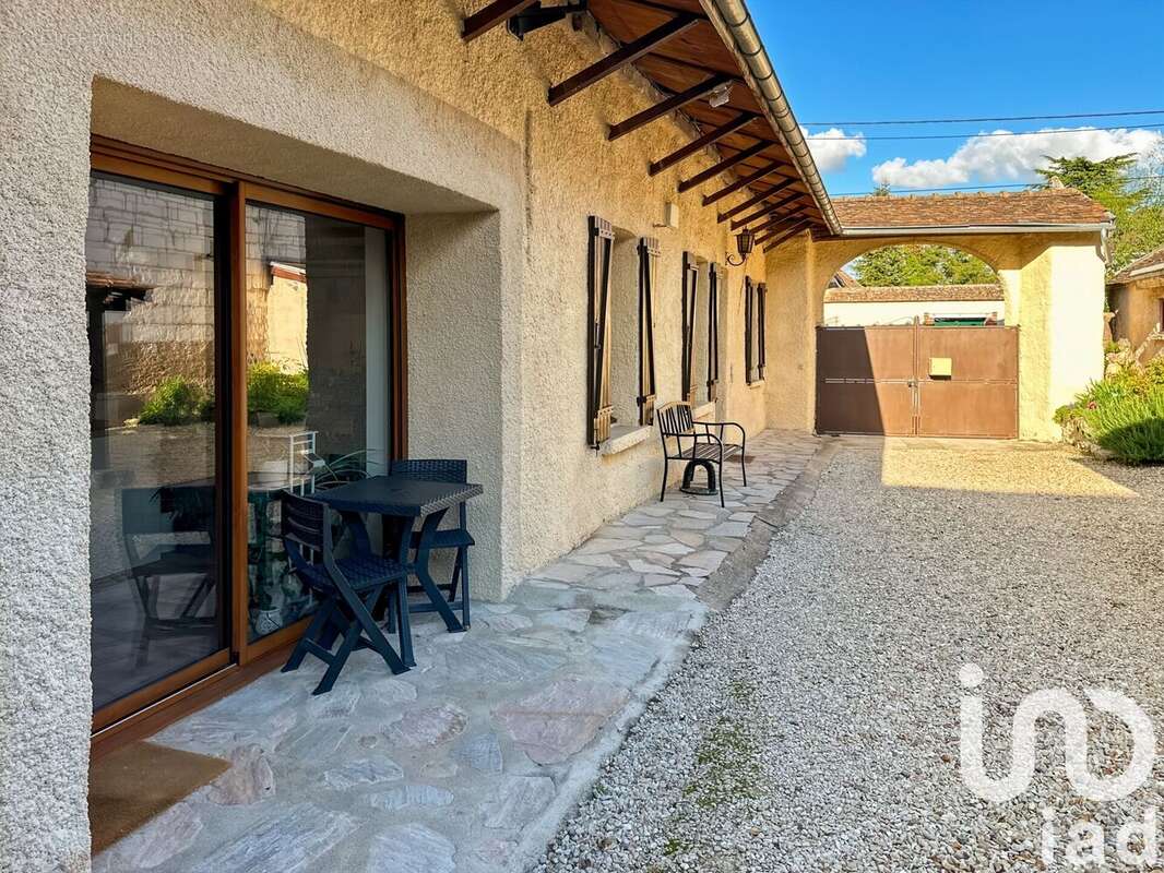 Maison 186 m² à Michery  - photo 2