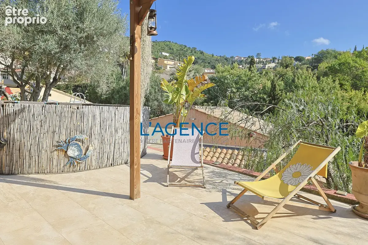 Hyères proche centre villa de charme 120m2 sur 1100m2 de terrain à voir au plus vite. - photo 14