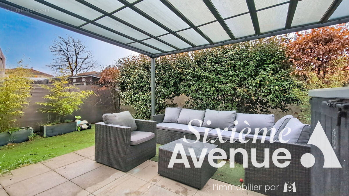 Appartement à MEYZIEU