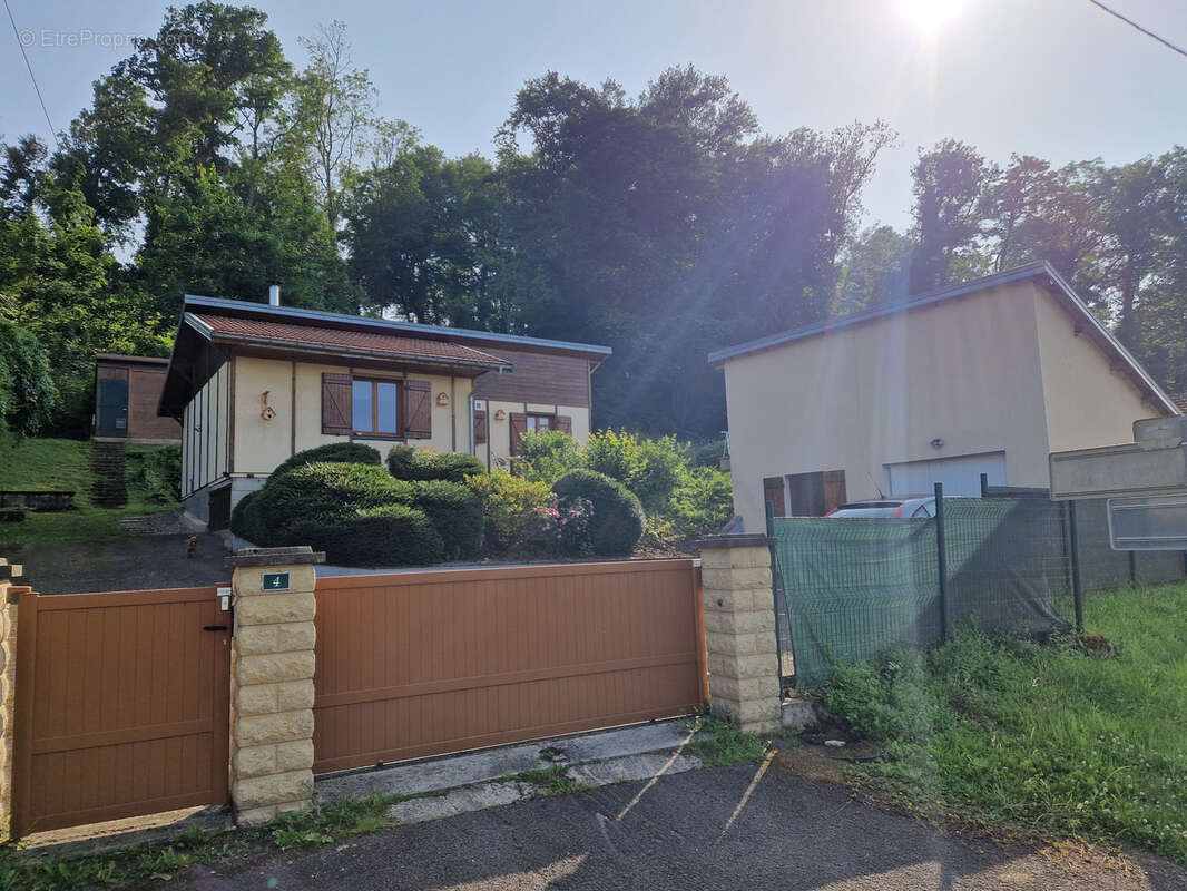 Maison à CONFLANDEY