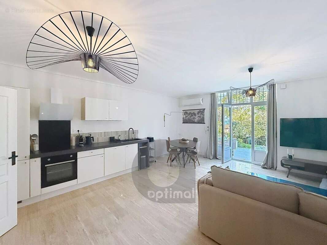 Appartement à ROQUEBRUNE-CAP-MARTIN