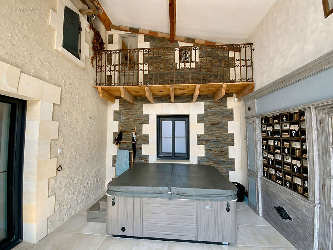 Maison à Tugéras-Saint-Maurice 5 pièces 159 m2 - photo 3