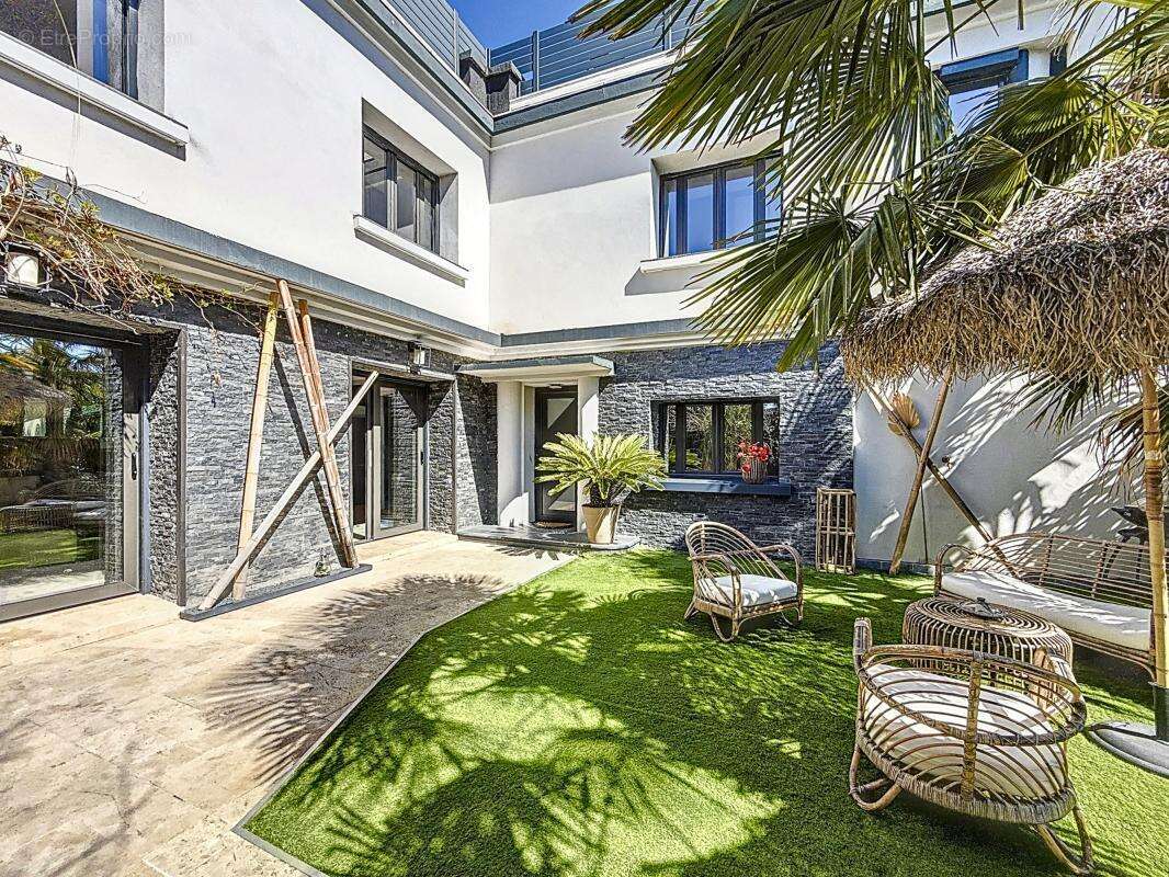 Maison à VAULX-EN-VELIN