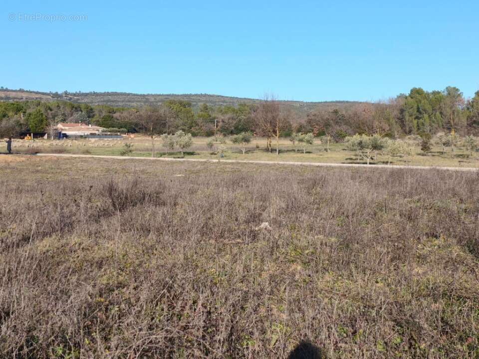 Terrain 150 m² à Brignoles  - photo 3