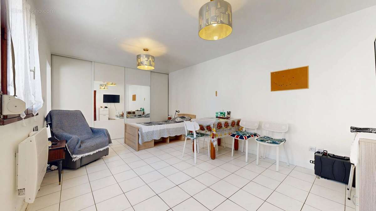 Appartement à LES PAVILLONS-SOUS-BOIS
