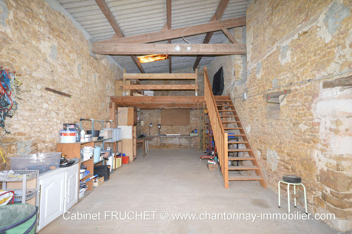 Maison à BAZOGES-EN-PAREDS