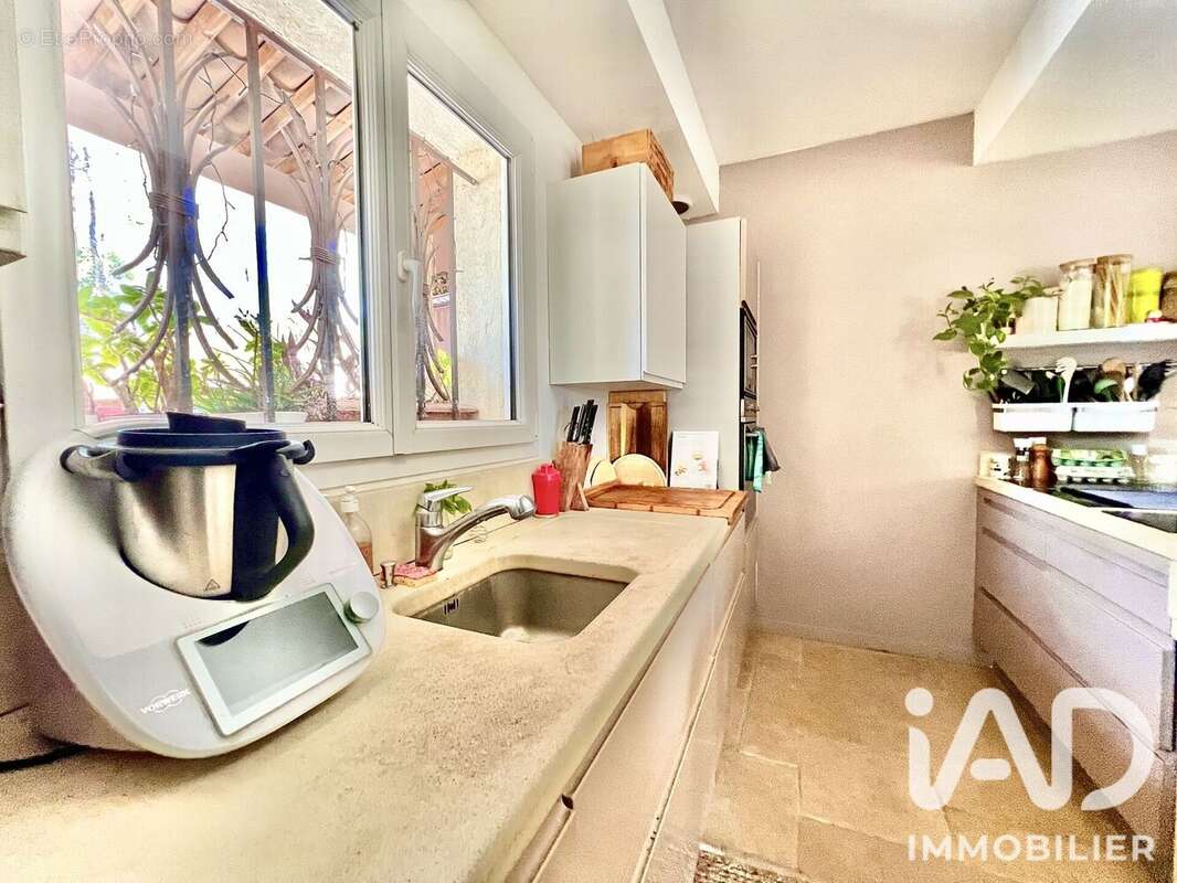 Maison 207 m² à Saint-Paul-En-Foret  - photo 8