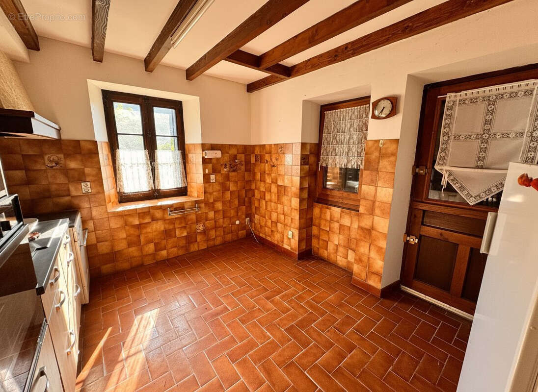 Maison à BRISON-SAINT-INNOCENT